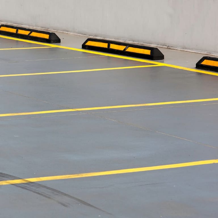 Commercial parking lot and sidewalk paving