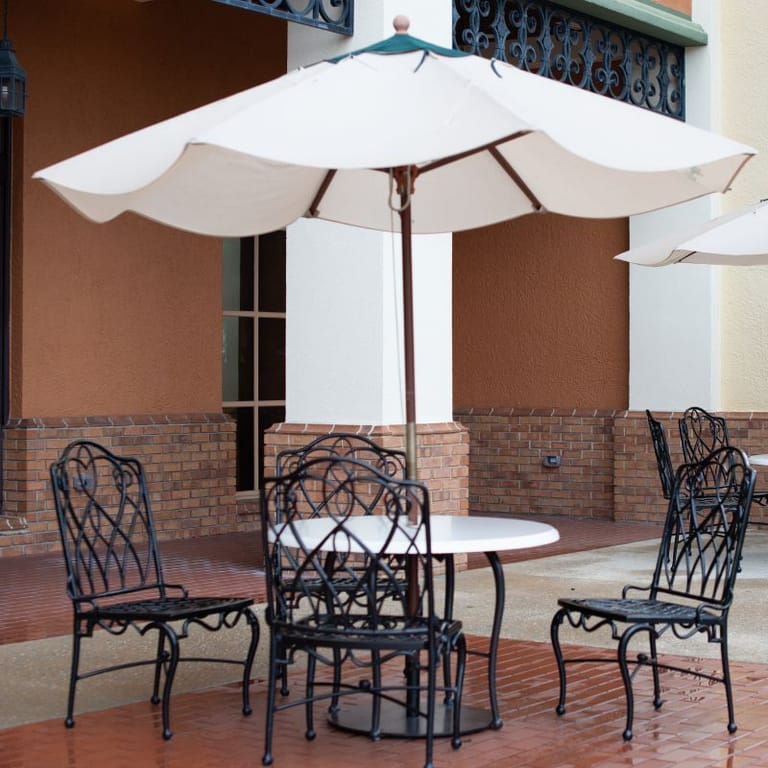 Restaurant and business patio concrete service